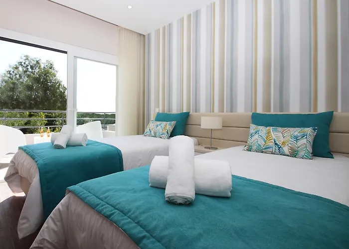 Villa Bonita Brenda By Algarve Vacation