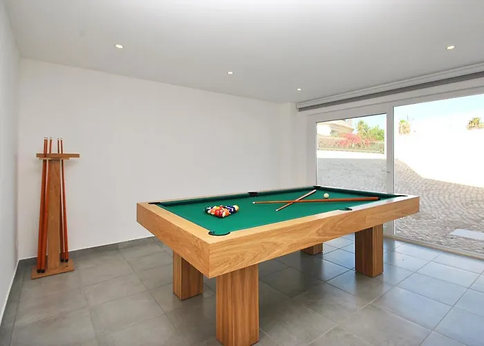 Villa Bonita Brenda By Algarve Vacation