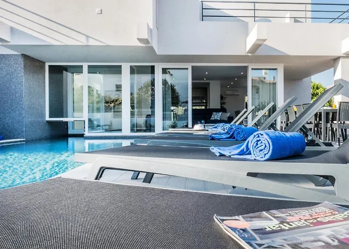 Villa Bonita Brenda By Algarve Vacation *