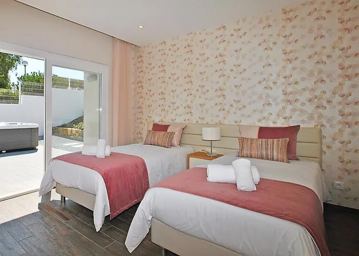 Villa Bonita Brenda By Algarve Vacation *